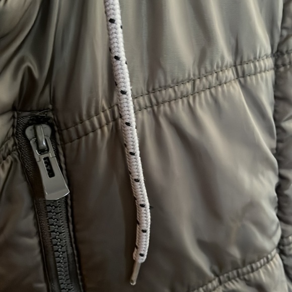 Puffy Ladies Vest size Large ✨ - Picture 4 of 7